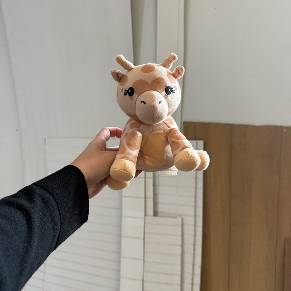 Adorable 8inch Elly Lu Giraffe Plush Toy